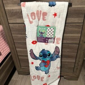 Stitch valentines  Throw Blanket